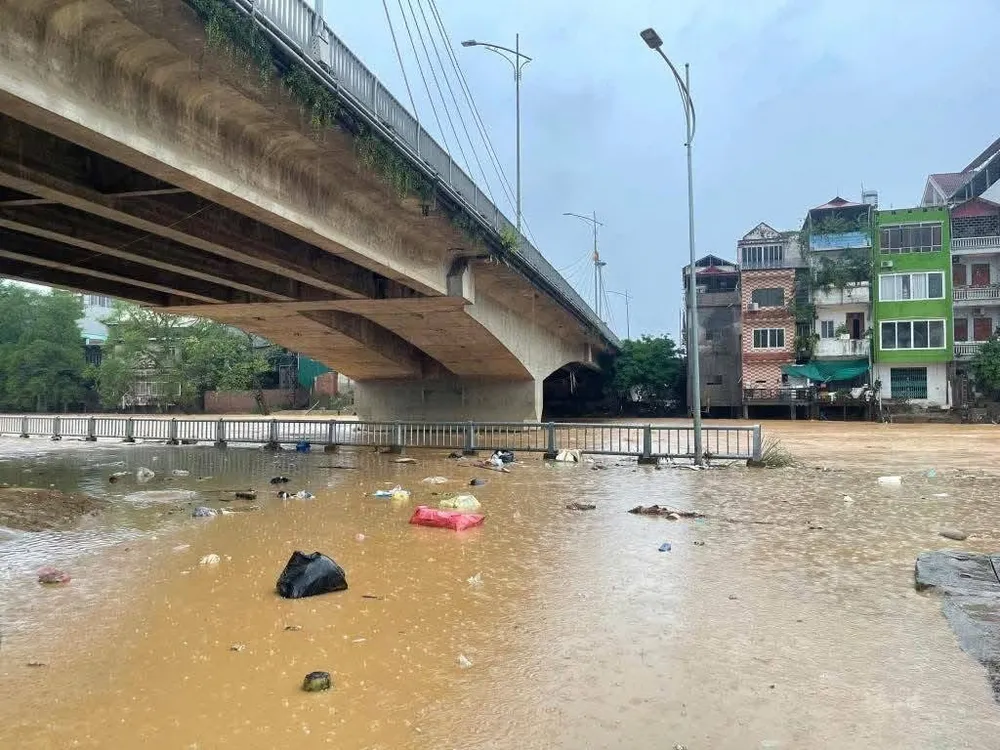 Nước lũ sông Bằng và sông Hiến ở tỉnh Cao Bằng lên cao trở lại IMG_3240.jpeg