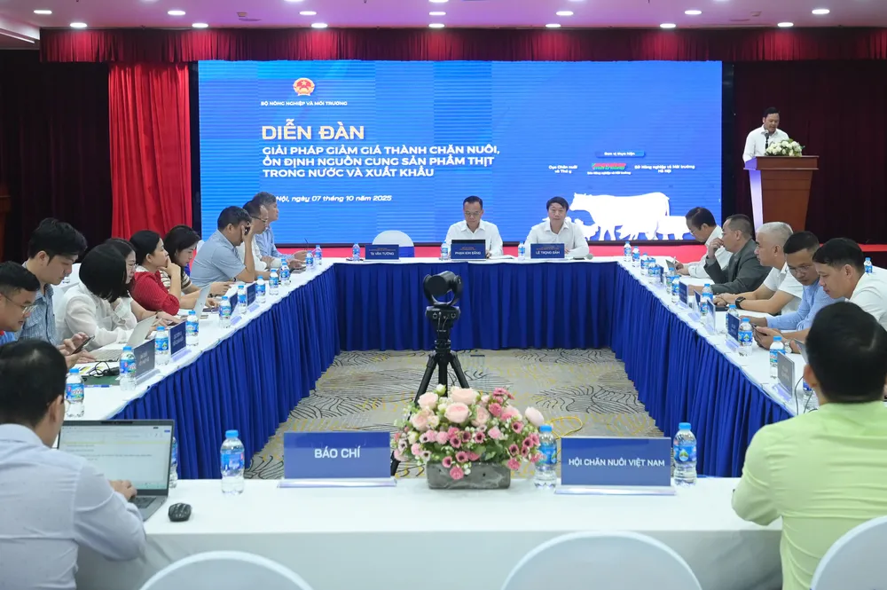 Quang cảnh diễn đàn sáng 7-10 tại Hà Nội IMG_3268.jpeg