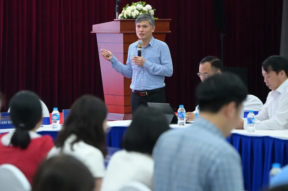 Các diễn giả và đại diện cơ quan chức năng tham gia diễn đàn IMG_3269.jpeg