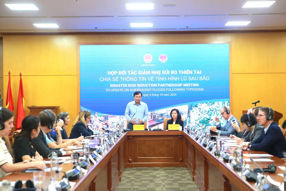 Bộ Nông nghiệp và Môi trường tổ chức cuộc họp với các đối tác giảm nhẹ thiên tai quốc tế, chiều 9-10 42b59bd6e1828d25a12b4c4f6850607d.jpeg
