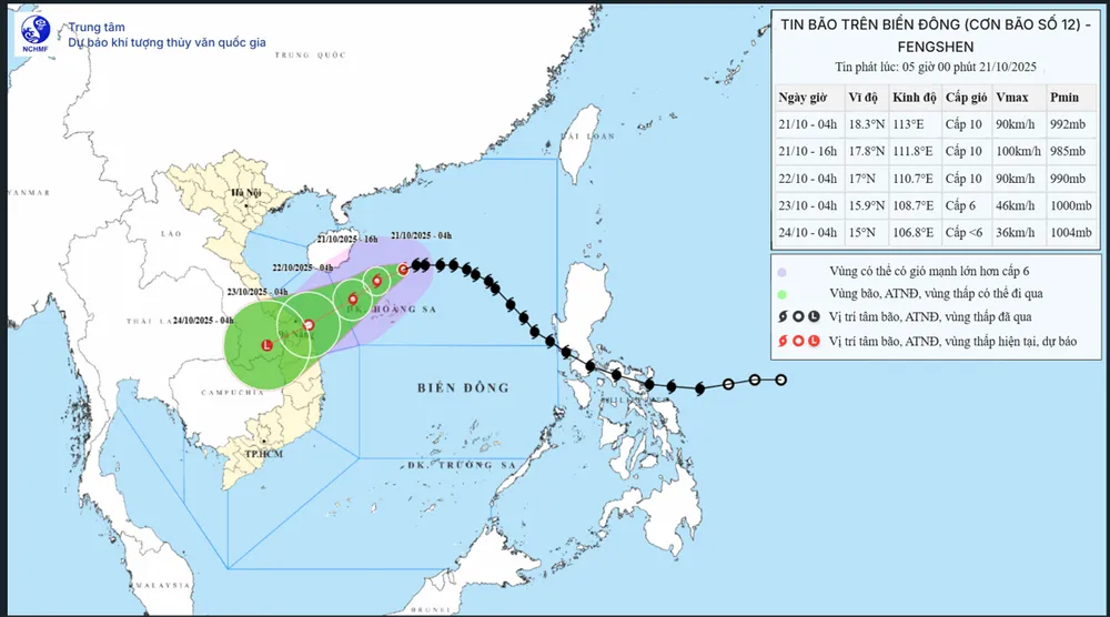 Vị trí tâm bão số 12 lúc 4 giờ ngày 21-10. Nguồn: Trung tâm Dự báo khí tượng - thủy văn quốc gia IMG_3798.png