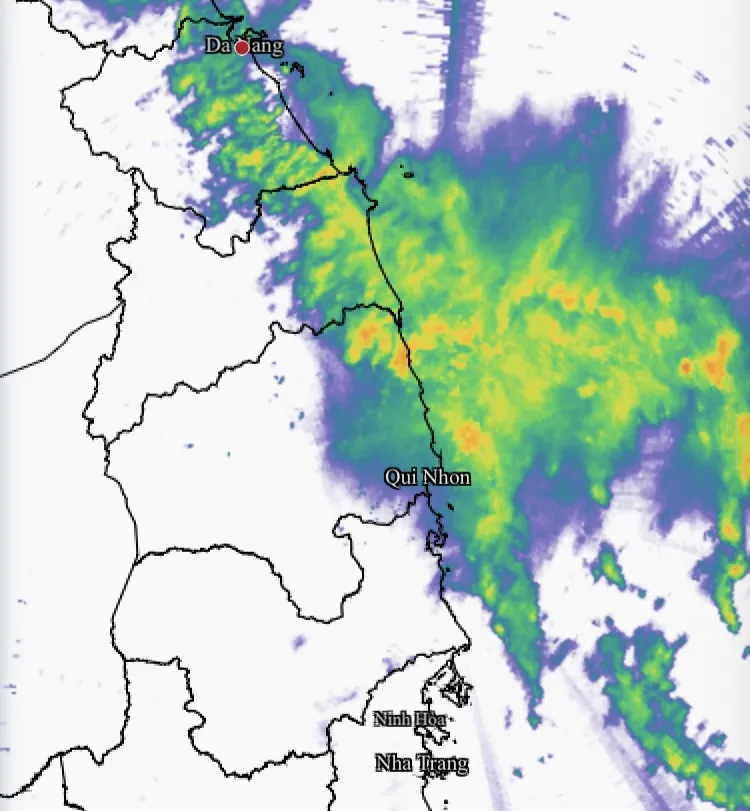 Theo ảnh radar thời tiết lúc 6 giờ 50 phút ngày 24-10, một ổ mây dông - ẩm khổng lồ đang di chuyển vào khu vực Nam Trung bộ. Nguồn: TTDBKTTVQG IMG_3854.jpeg