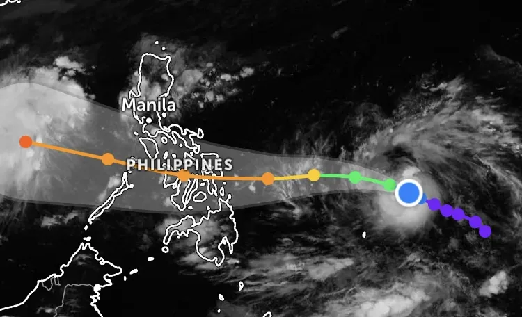 Ảnh vệ tinh cập nhật vị trí áp thấp nhiệt đới lúc 17 giờ 50 phút ngày 1-11 theo giờ Việt Nam. Nguồn: Z.E IMG_3993.jpeg