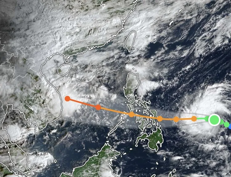 Citra satelit diperbarui pada pukul 7:15 pagi tanggal 2 November: massa udara dingin bergerak ke utara negara kita, meramalkan bahwa wilayah Tengah dan Laut Timur akan segera menghadapi badai nomor 13. Sumber: Z.E IMG_4005.jpeg