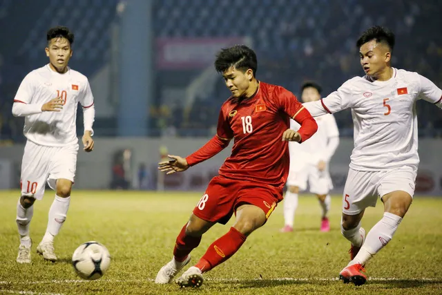 Thầy Park trổ tài... đánh cờ mù ảnh 1