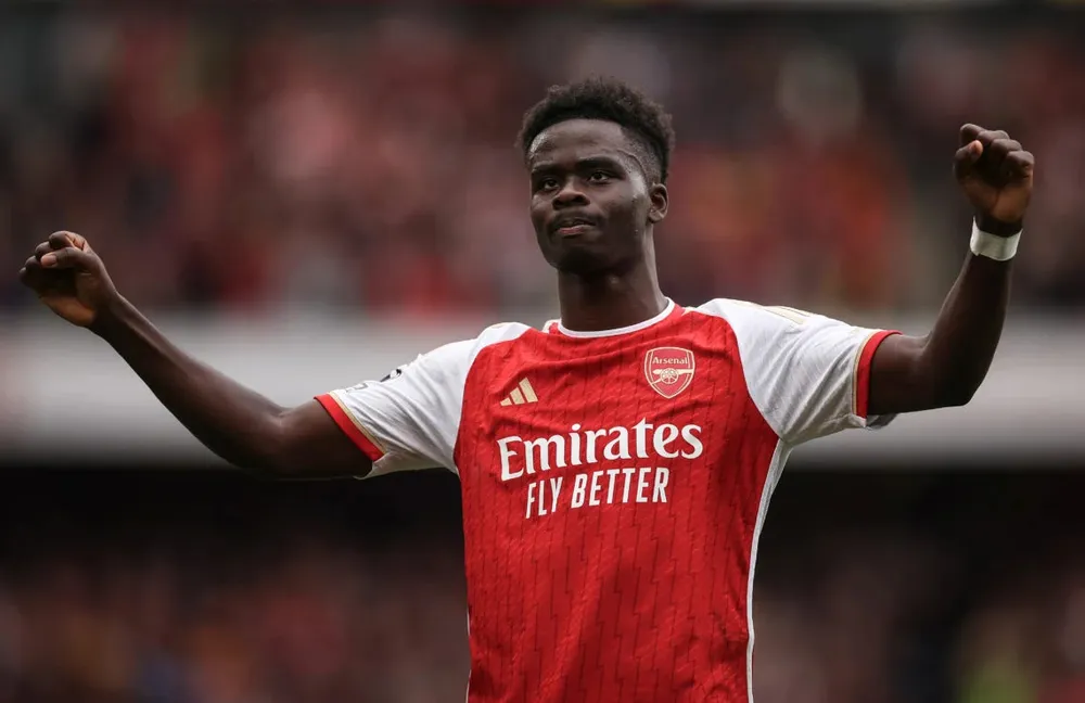 Saka ghi 4 bàn cho Arsenal nhưng đều từ ngoài vòng cấm gettyimages-1699829093-1140x739-4975.jpg