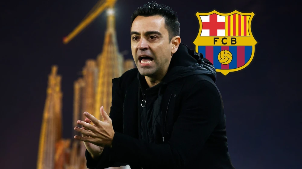 Tại sao Xavi đang dễ bị tổn thương hơn ở Barcelona