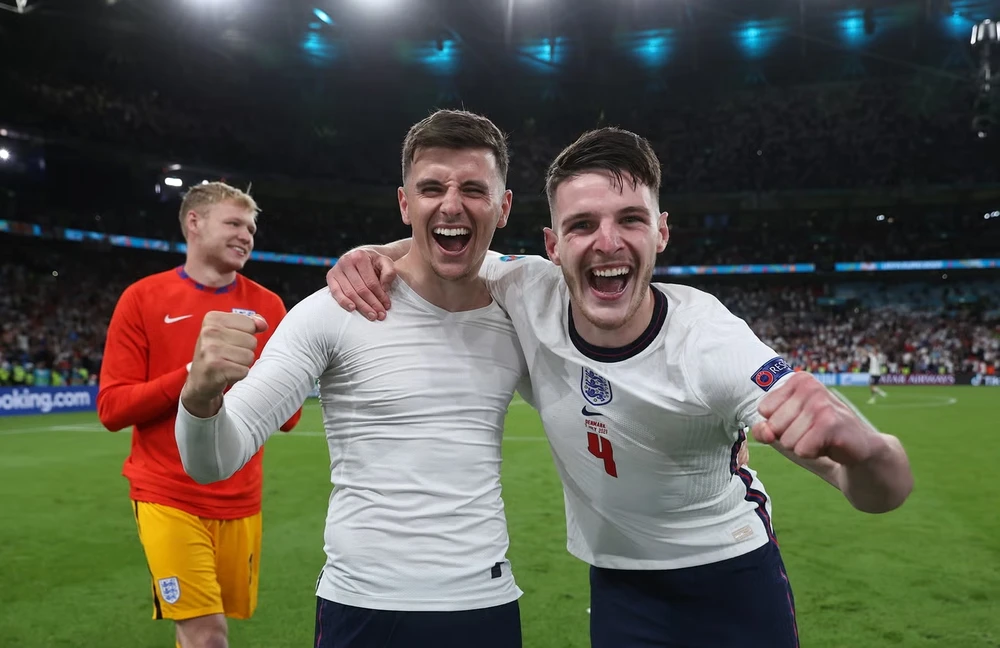 Đôi bạn Mason Mount và Declan Rice: hai chọn lựa – hai ngã đường tới đỉnh cao