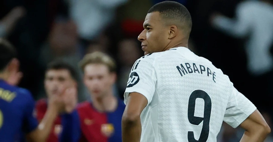 Kylian Mbappe vẫn đang thích nghi với cuộc sống tại Bernabeu, nhưng phải chăng Messi và Ronaldo đã đặt ra cái ngưỡng quá cao