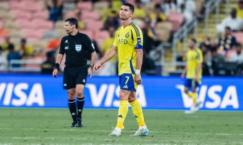 Cristiano Ronaldo chứng kiến thất bại của Al-Nassr trước Kawasaki Frontale. Ảnh: Clicks Images/Getty Images Cristiano Ronaldo chứng kiến thất bại của Al-Nassr trước Kawasaki Frontale. Ảnh: Clicks Images/Getty Images