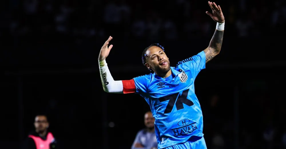 Sự trở lại của Neymar tại Brazil: Phong độ thất thường, xô xát với người hâm mộ và những bàn thắng ấn tượng