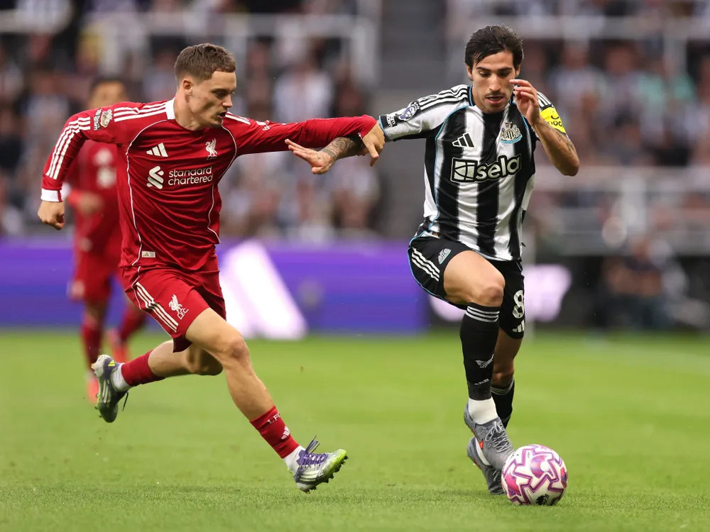 Liverpool, Newcastle chứng minh: Cuộc sống vẫn tiếp diễn dù thiếu Alexander Isak