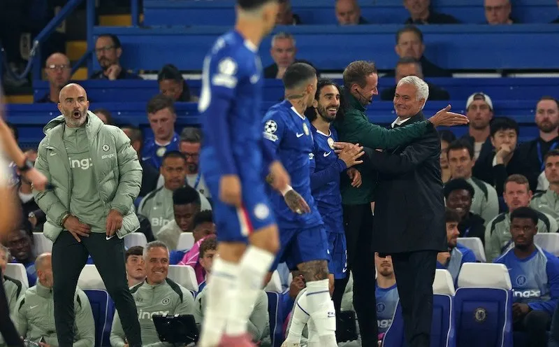 Chelsea đánh bại Benfica, nhưng Maresca chưa "thắng" được Mourinho!