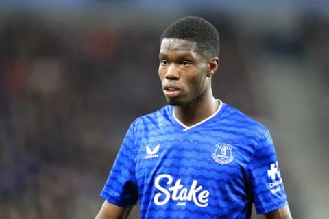 Thierno Barry đang khởi đầu chậm chạp tại Merseyside. Ảnh: David Blunsden/Action Plus/Shutterstock)