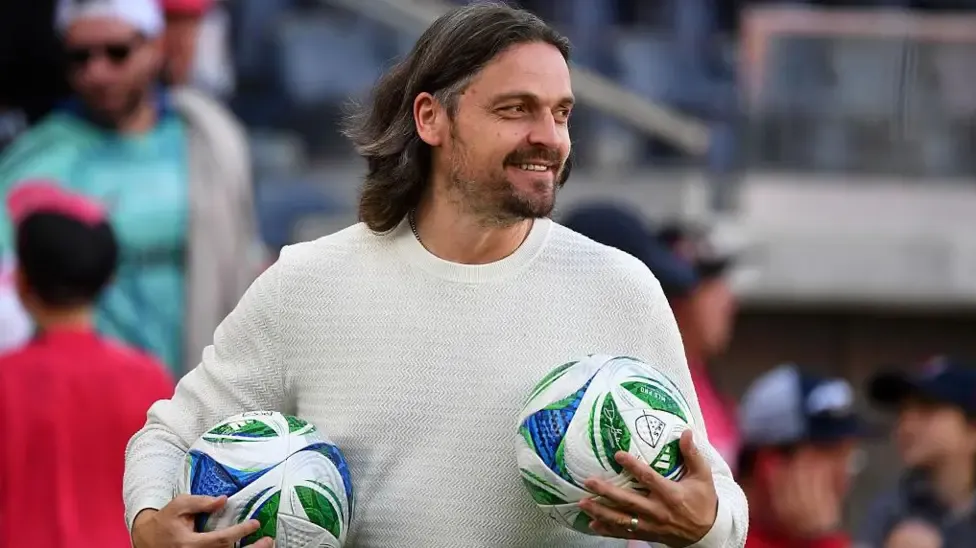 Trộm vặt, ngồi tù vì cá độ và giờ là… Giám đốc thể thao ở Scotland