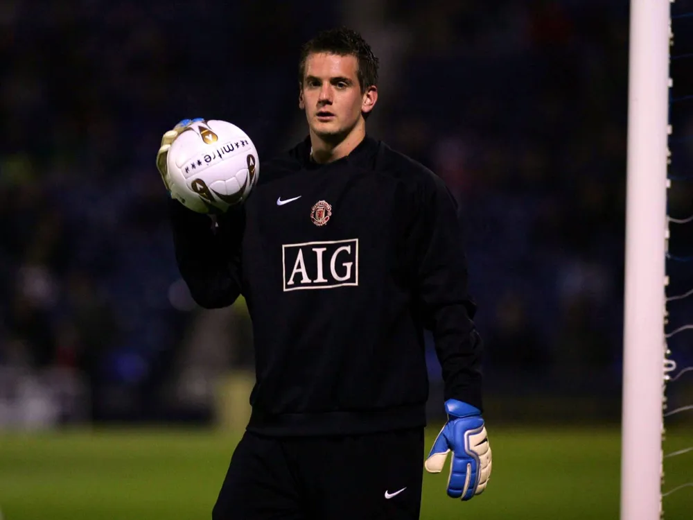 Tom-Heaton-in-his-first-spell-at-Manchester-United-1832x1374.jpg