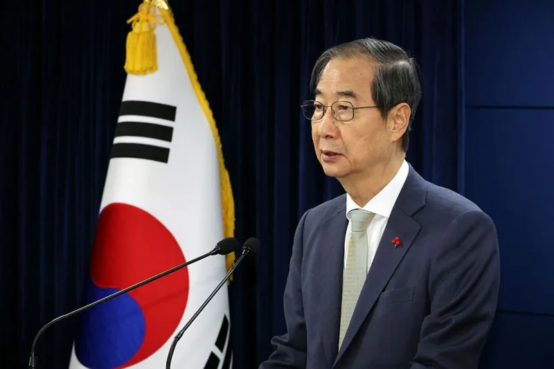 Quyền Tổng thống Hàn Quốc Han Duck-soo. Ảnh: Yonhap Han.jpg