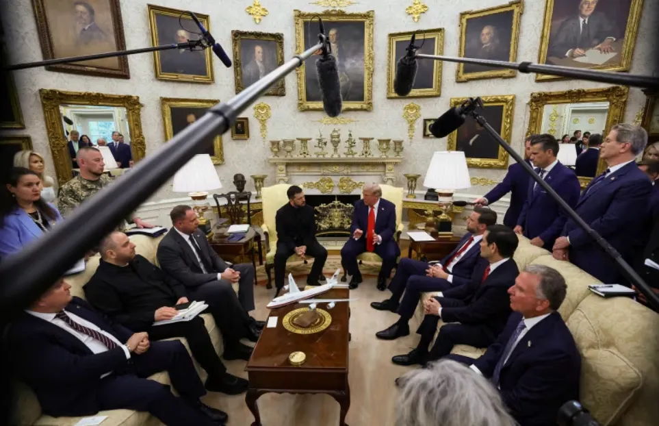 Cuộc gặp giữa ông Trump và ông Zelensky ở Mỹ. Ảnh: CNN
