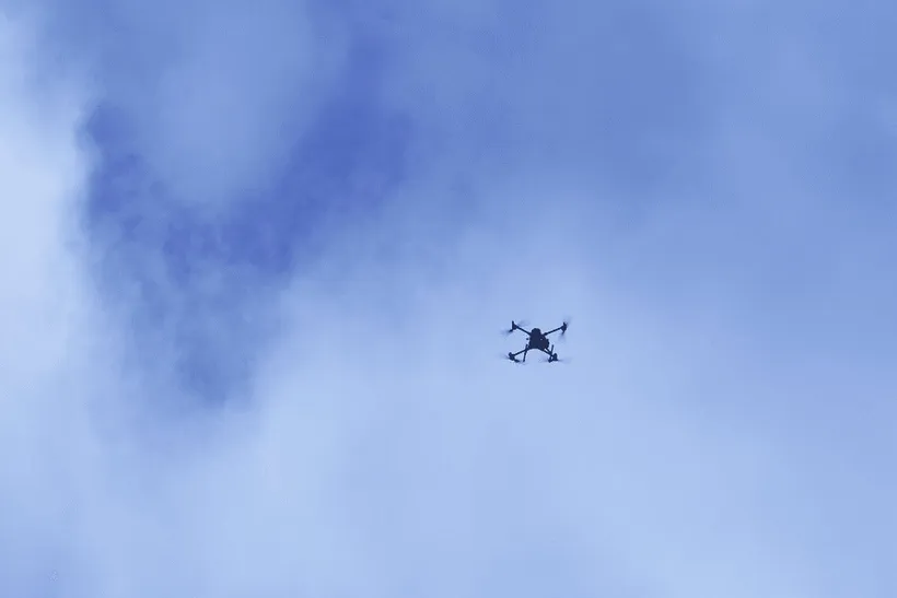 Drone xuất hiện trên bầu trời căn cứ quân sự Elsenborn, Bỉ. Ảnh: THX