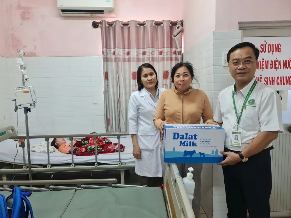tặng sữa 3.jpg