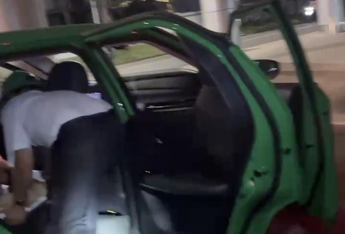 伤者多处受伤，大腿还大量出血。 