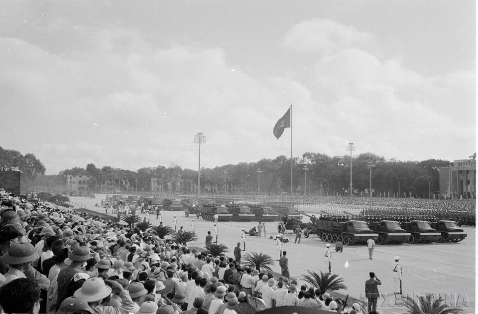1975年9月2日清晨的巴亭广场。图自越通社 