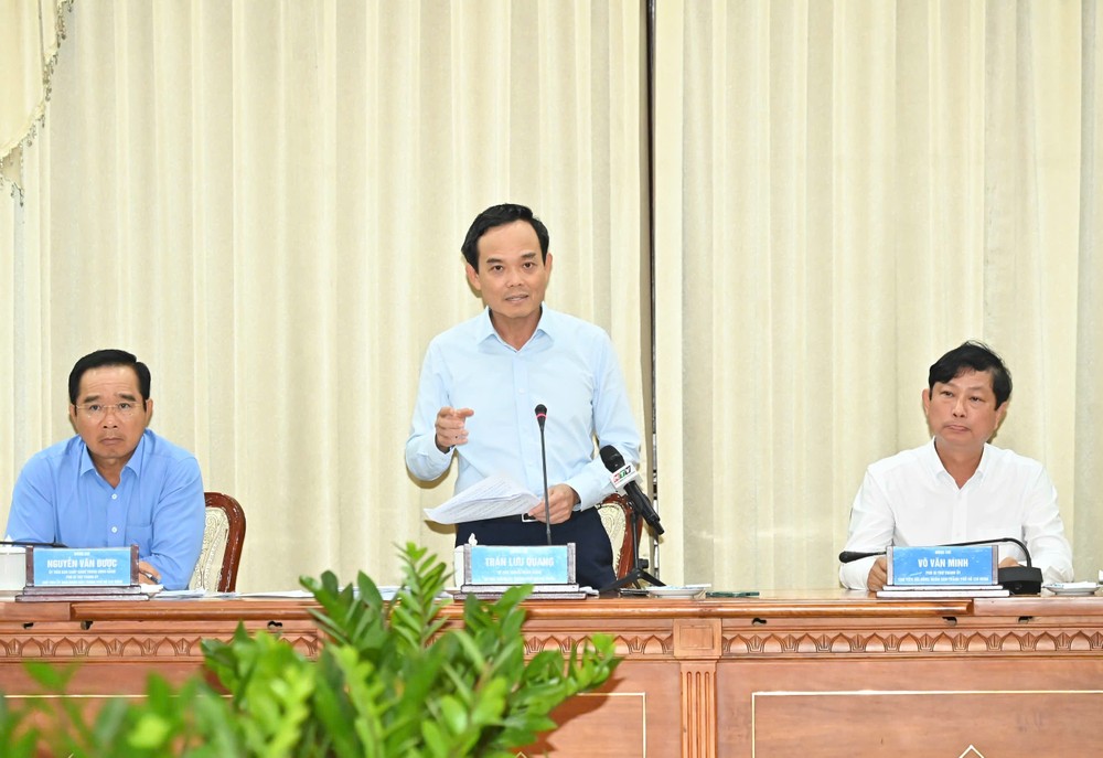 胡志明市委书记陈留光在评价2025年前9个月公共投资资金融资落实情况会议上致辞。 