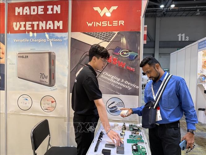 2  trien-lam-o-hong-kong-trung-quoc.jpg