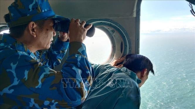 国防部空军力量正在海上进行搜寻。 