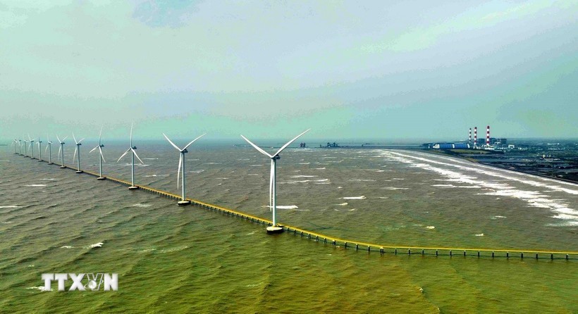 韩国-茶荣风电厂的风力涡轮机。 