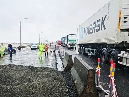 2  ql1-3480-4721.jpg