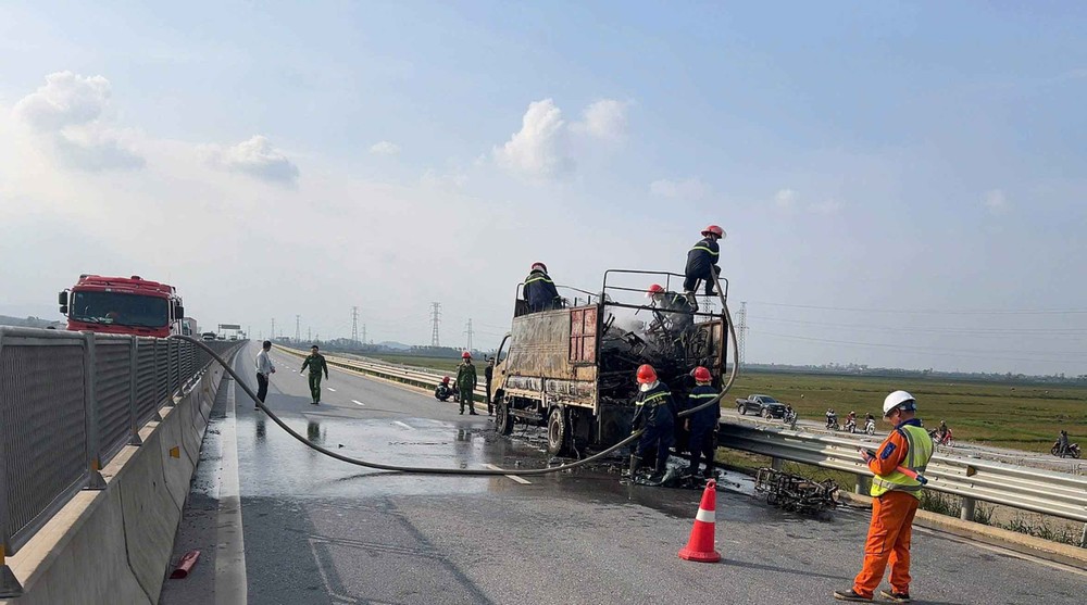 2  z7264758342403-6957eebc141d7f0c87db8a3733c5af0e-2194-5661.jpg