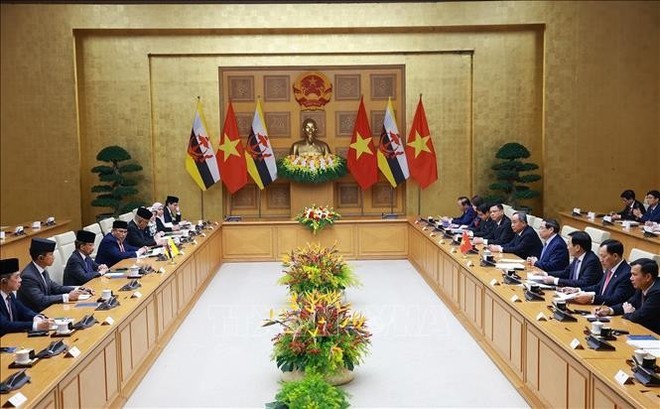 vna-potal-thu-tuong-pham-minh-chinh-hoi-kien-quoc-vuong-brunei-stand-1.jpg