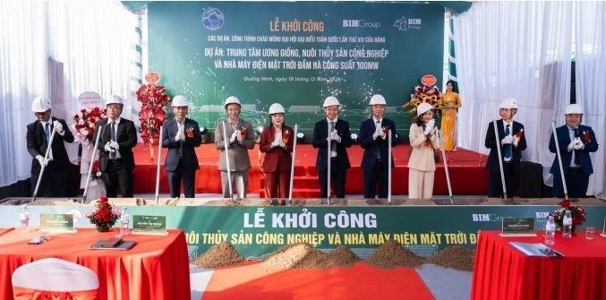 广宁省首座太阳能发电厂动工仪式。图自vnexpress.net 