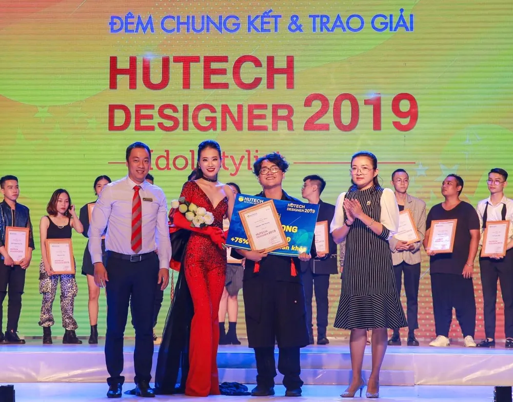 Trao giải chung kết cuộc thi Thiết kế thời trang HUTECH Designer 2019 ảnh 3