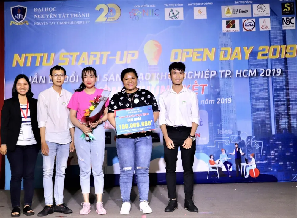 Sinh viên Trường ĐH Nguyễn Tất Thành giành giải nhất cuộc thi Ý tưởng khởi nghiệp sáng tạo 2019 ảnh 1