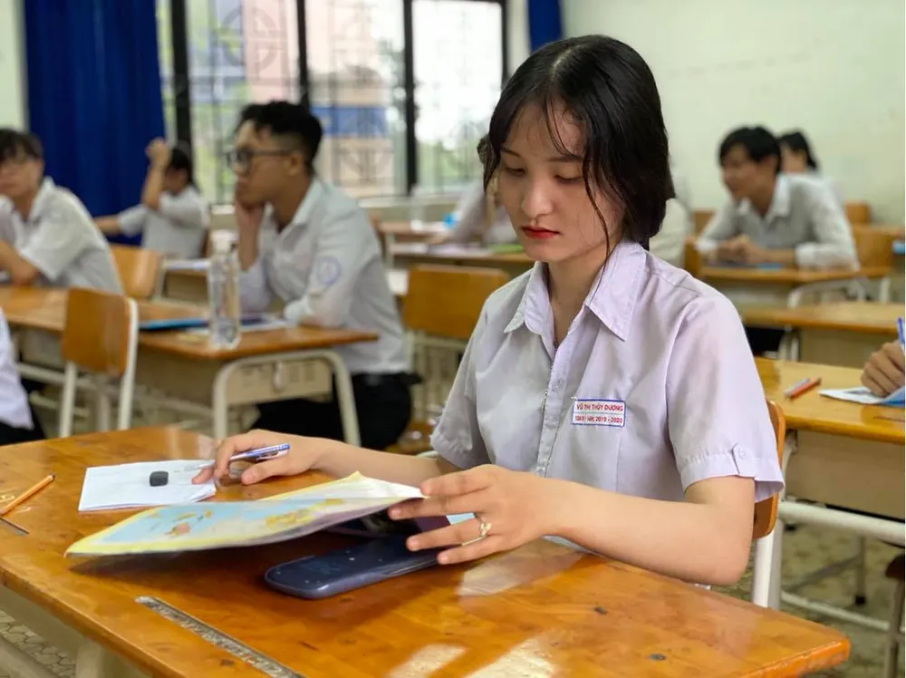 Bộ GD-ĐT công bố đáp án 5 môn thi tốt nghiệp THPT ảnh 1