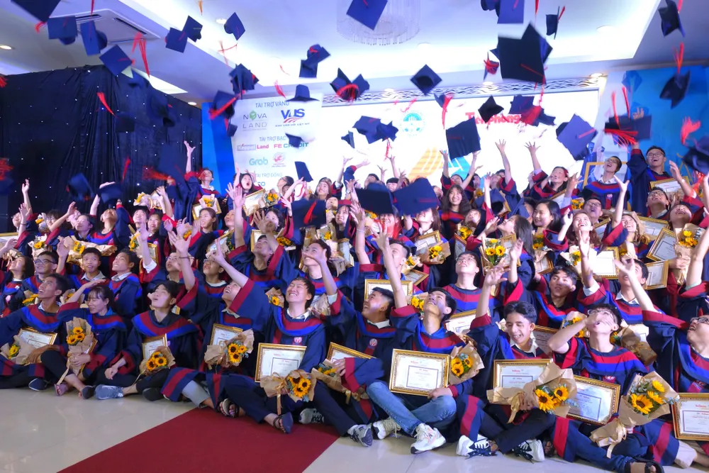 85 tân thủ khoa nhận học bổng “Nâng bước thủ khoa” ảnh 2