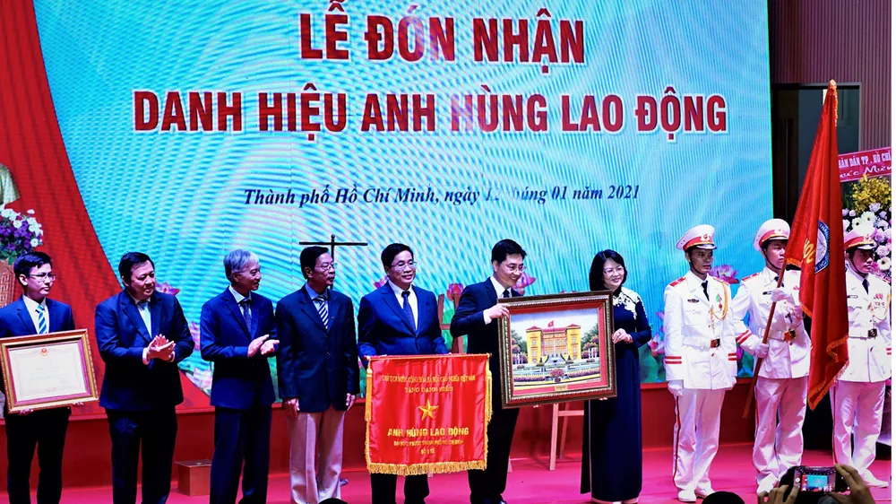 Trường ĐH Y dược TPHCM nhận danh hiệu Anh hùng Lao động thời kỳ đổi mới ảnh 3