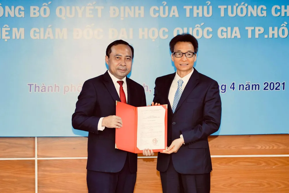 Trao quyết định bổ nhiệm ông Vũ Hải Quân làm Giám đốc Đại học Quốc gia TPHCM ảnh 1 Trao quyết định bổ nhiệm ông Vũ Hải Quân làm Giám đốc Đại học Quốc gia TPHCM ảnh 1