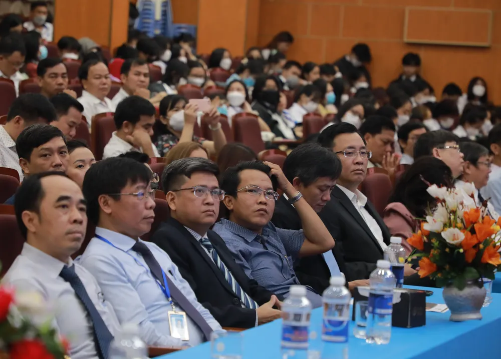 Chia sẻ kinh nghiệm chuyển đổi số trong giáo dục đại học  ảnh 1