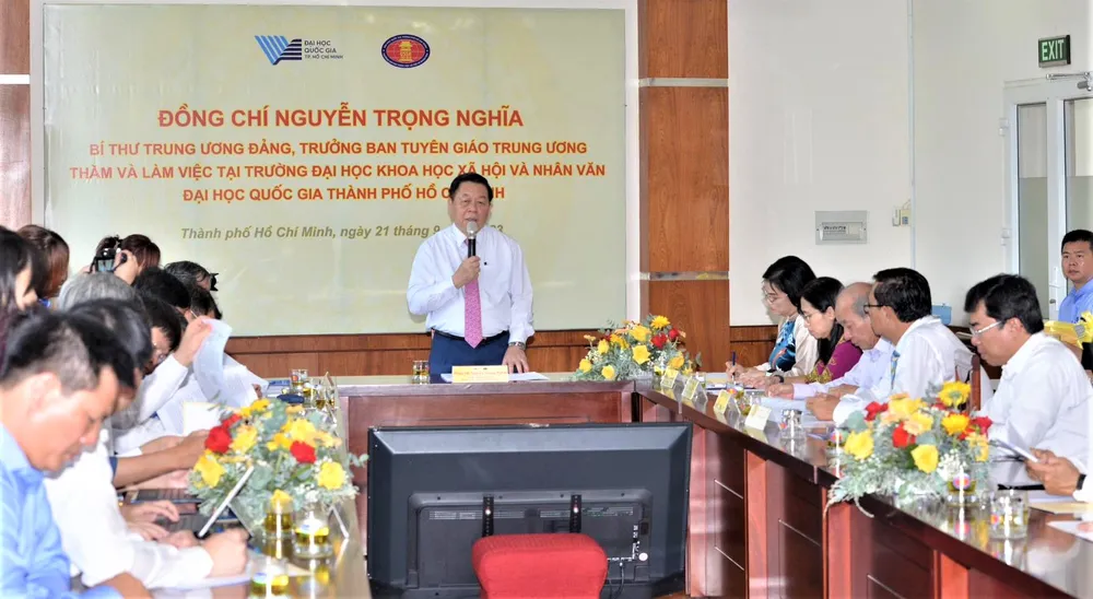 Bí thư Trung ương Đảng, Trưởng Ban Tuyên giáo Trung ương Nguyễn Trọng Nghĩa phát biểu chỉ đạo tại buổi làm việc với đội ngũ cán bộ chủ chốt của nhà trường Bí thư Trung ương Đảng, Trưởng Ban Tuyên giáo Trung ương Nguyễn Trọng Nghĩa phát biểu chỉ đạo tại buổi làm việc với đội ngũ cán bộ chủ chốt của nhà trường