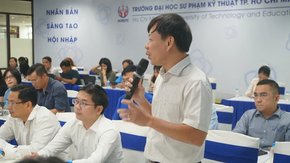 Đại biểu đóng góp ý kiến về xây dựng chính sách học bổng quốc gia tại hội thảo. Ảnh: THANH HÙNG z6724376358065_c51643bbc944cc82a360dc3fa776e3d0.jpg