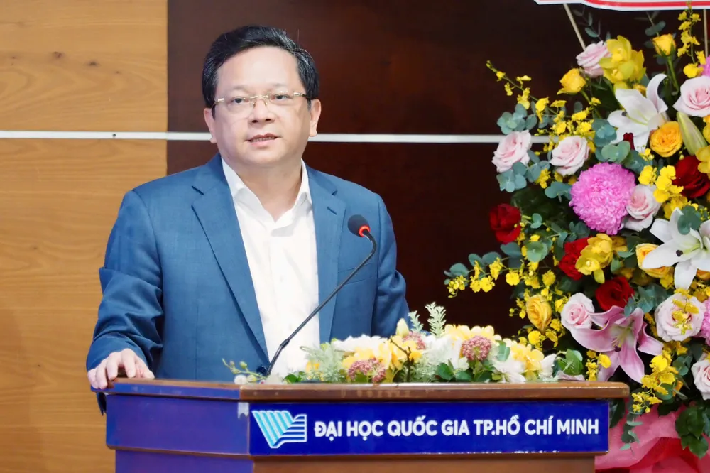 Ông Nguyễn Đức Hiển, Phó trưởng Ban Chính sách chiến lược Trung ương phát biểu tại tọa đàm. Ảnh: HOÀNG HÙNG z6886211230539_3ba455b07ef0abc7767a48a8659f05e7.jpg