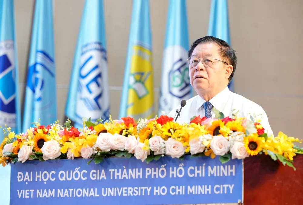 Đồng chí Nguyễn Trọng Nghĩa, Ủy viên Bộ Chính trị, Bí thư Trung ương Đảng, Trưởng Ban Tuyên giáo và Dân vận Trung ương phát biểu định hướng nội dung hội thảo. Ảnh: THANH HÙNG _DSC9125.jpg