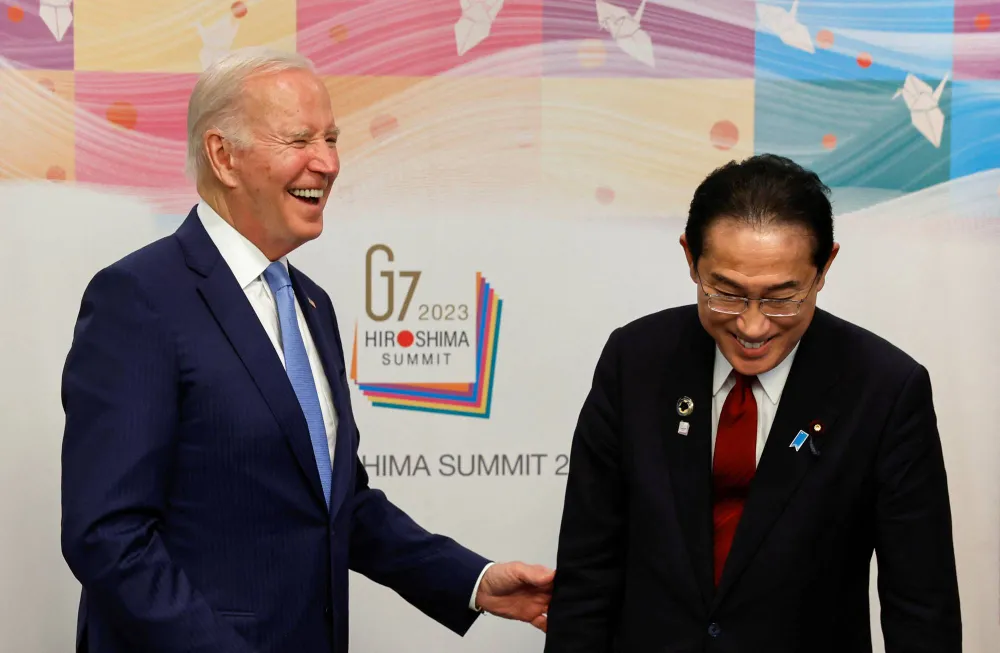 Tổng thống Mỹ Joe Biden và Thủ tướng Nhật Bản Fumio Kishida tại Hội nghị G7. Ảnh: REUTERS