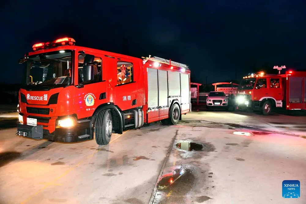 Xe cứu hộ đến hiện trường động đất. Ảnh: Tân Hoa xã Xe cứu hộ đến hiện trường động đất. Ảnh: Tân Hoa xã