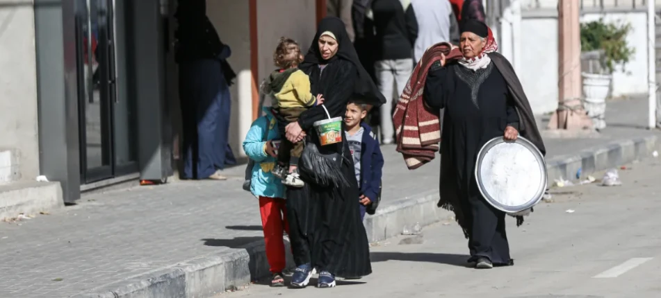 Người Palestine di tản khỏi Dải Gaza. Ảnh: Al Jazeera 