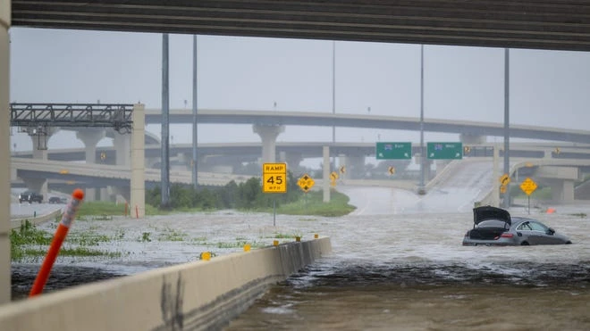 Bão Beryl gây ngập lụt ở Texas. Ảnh: USA Today