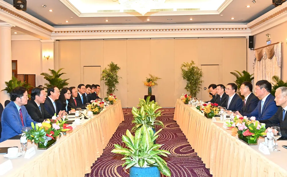 Lãnh đạo TPHCM làm việc với Đoàn đại biểu Khu tự trị dân tộc Choang Quảng Tây. Ảnh: VIỆT DŨNG 1.jpg